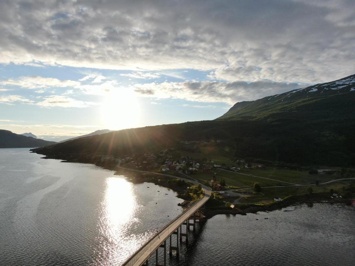 Arctic Inn Gratangen Экстерьер фото